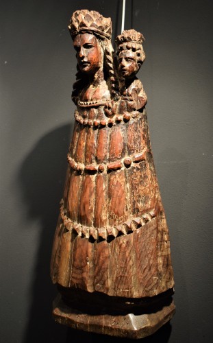 Vierge à l'Enfant, sculpture en bois Hispanique Médiévale - Sculpture Style Moyen Âge